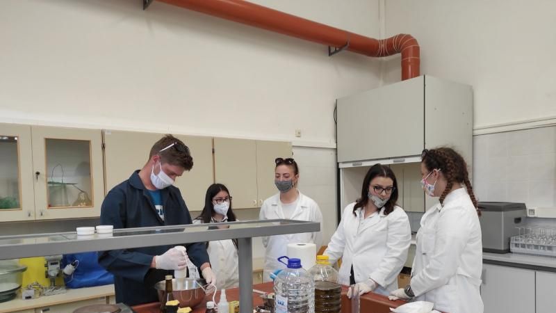 Primjena eteričnih ulja i aroma u izradi kozmetičkih proizvoda 